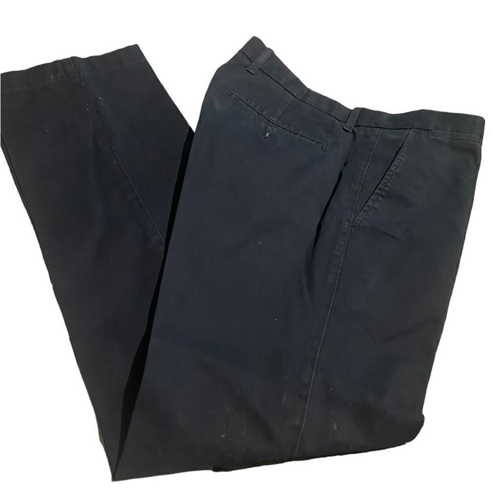GAP size 31 x 32 straight navy blue flat front chinos excellent condition